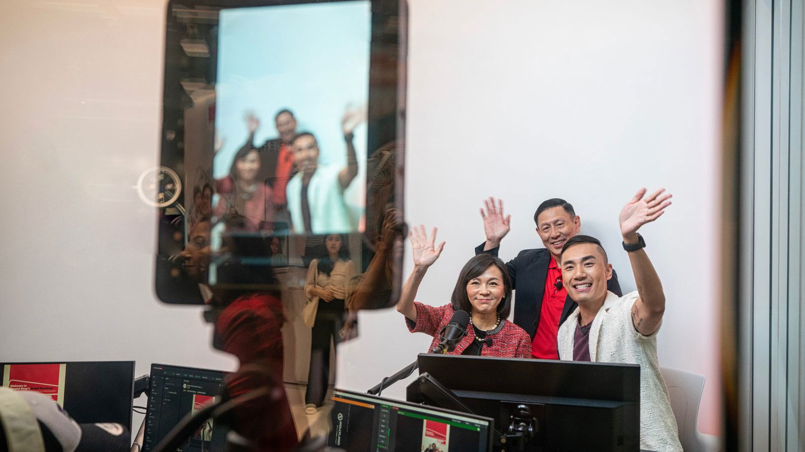 Singtel reimagines retail experience with instore TikTok Creator House and CASETiFY