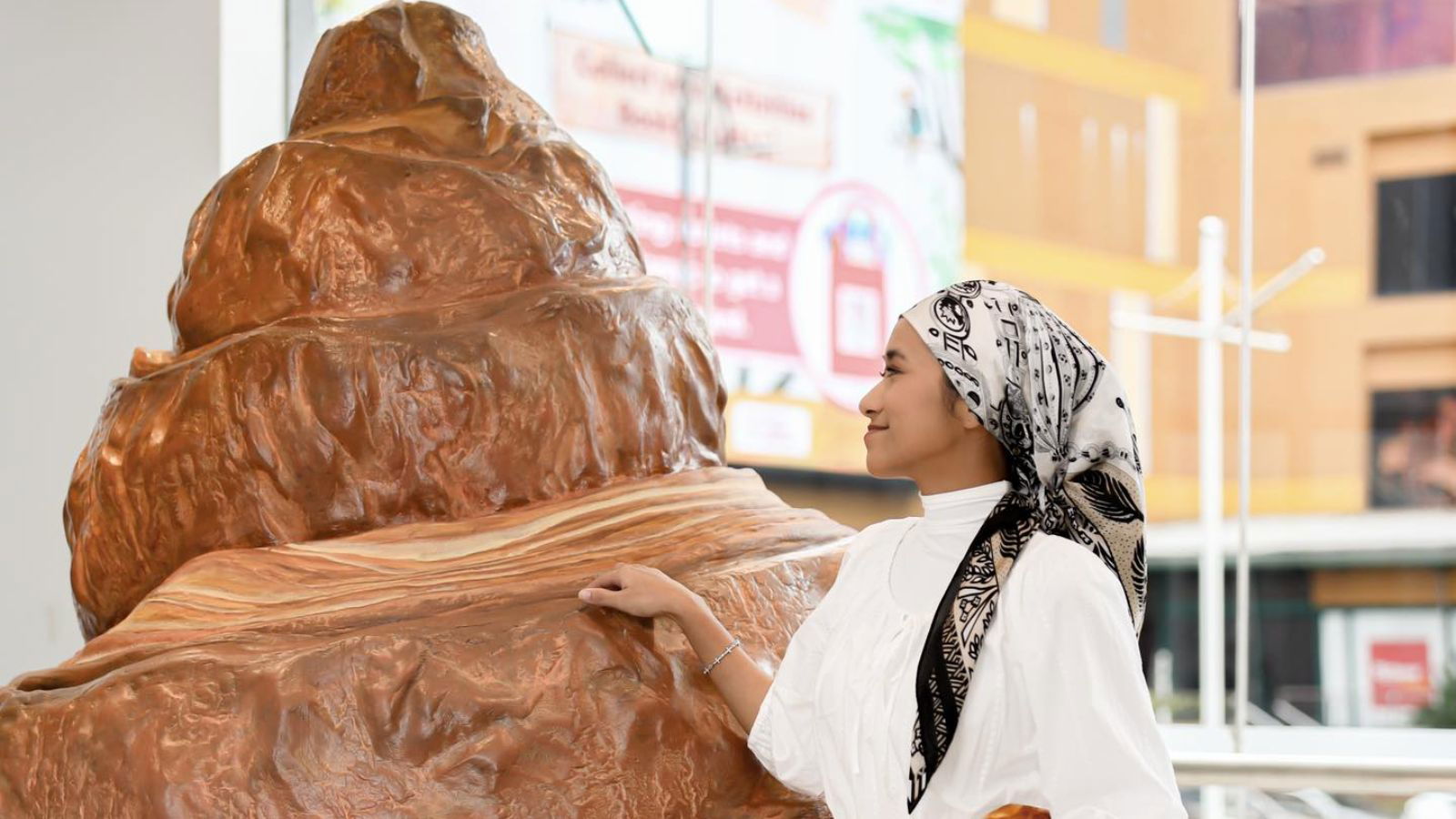 ZUS Coffee launches new pastry outlet with immersive giant croissant takeover