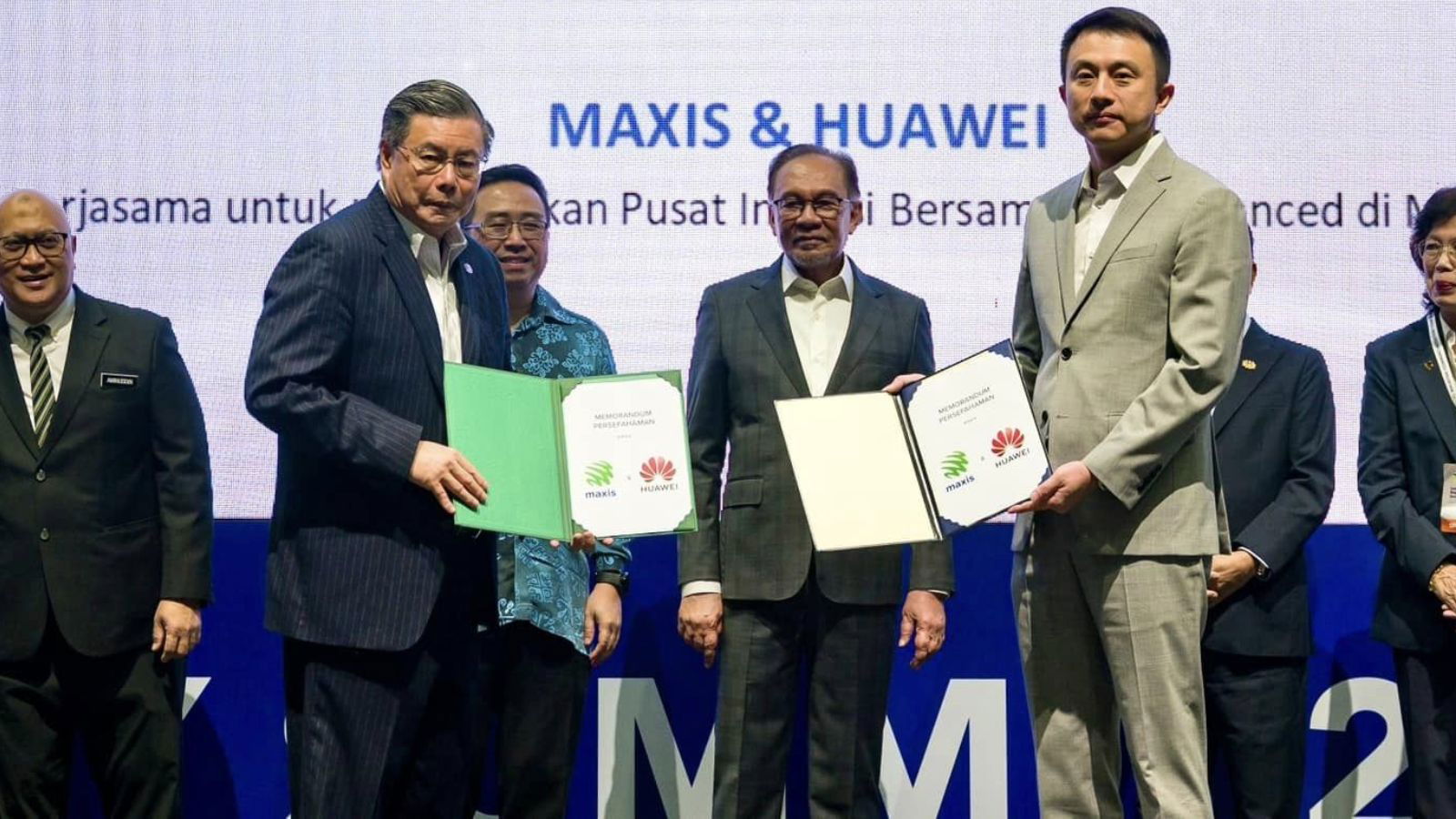 Maxis partners Huawei to push forward Malaysia's global digital ambitions