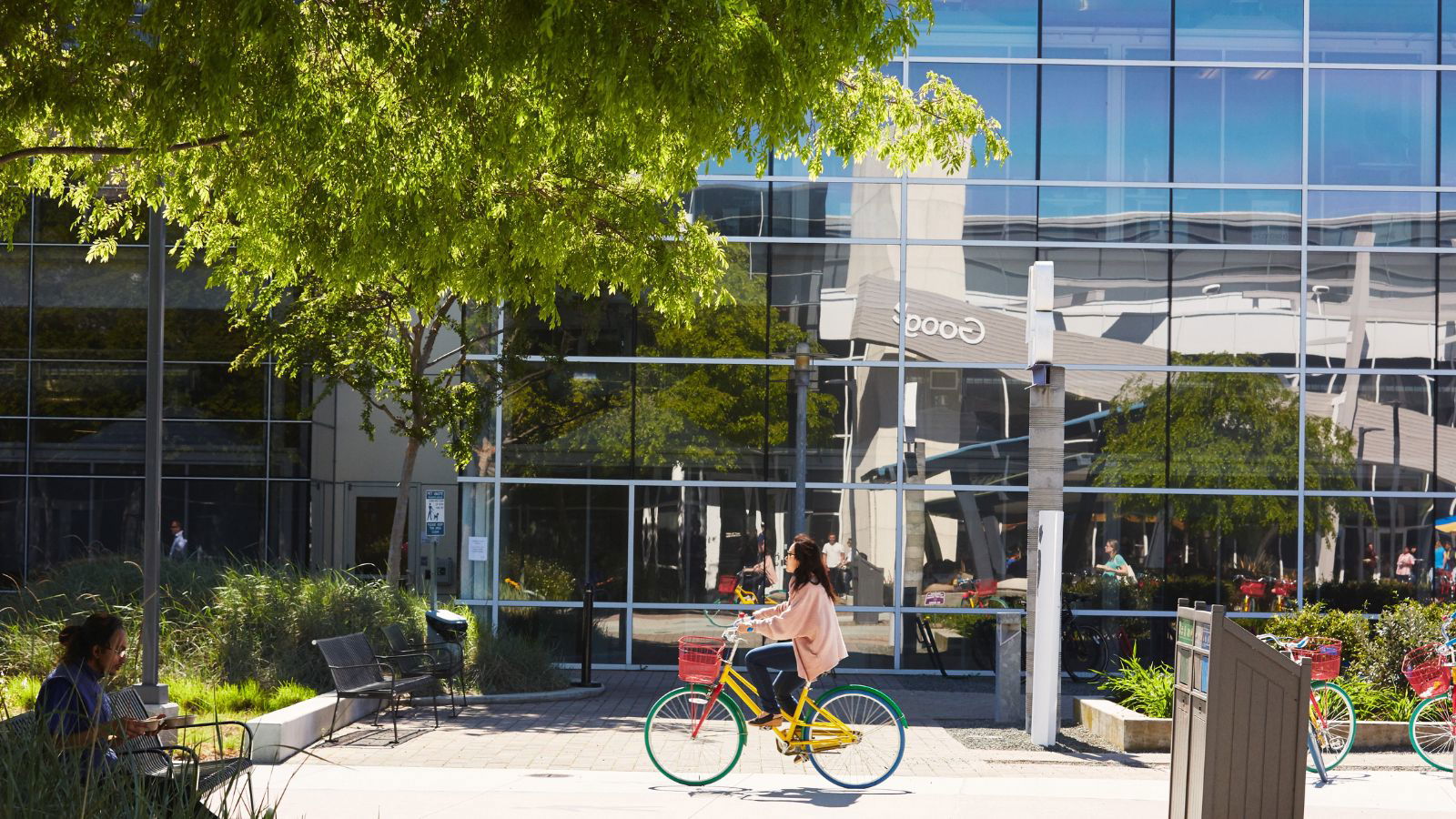 Google ad revenue up as AI investments soar