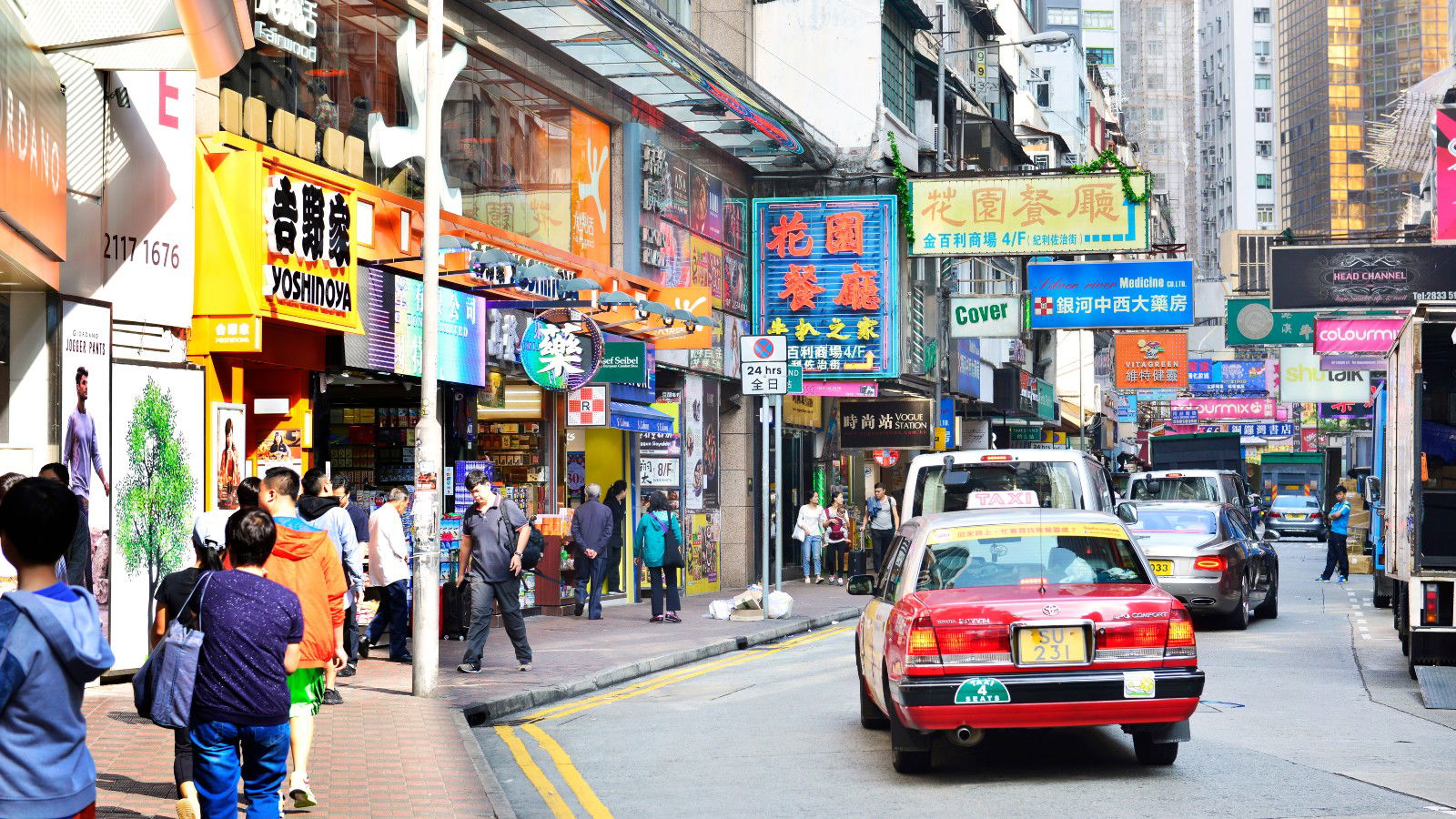 Survey: 52% of HKers worry about GBA spending impact on local shops