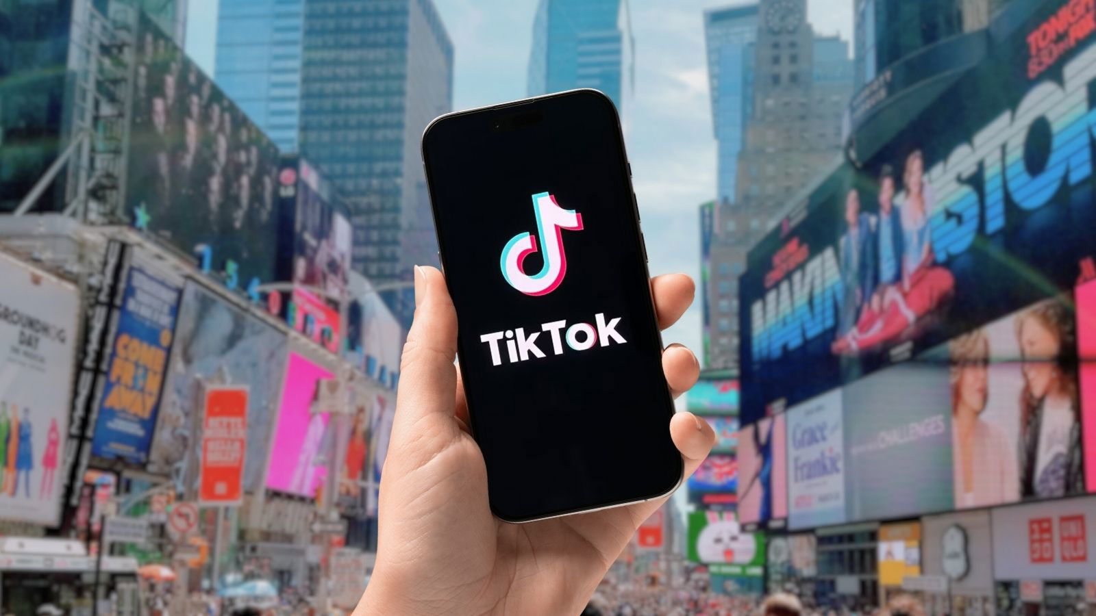 Moving Walls teams up with TikTok to extend social content beyond the screen
