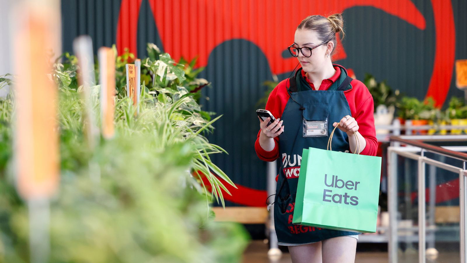Bunnings joins Uber Eats, offering 60-minute delivery across DIY and hardware range